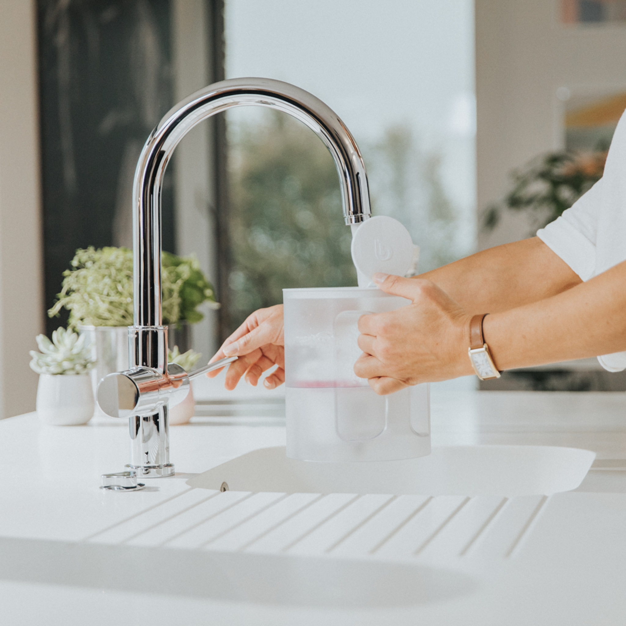 BWT AQUAlizer Station incl. 1 ZINC + 1 Magnesium Mineralised cartridge incl. 2 glass carafes | 125305476; Dzeramā ūdens filtra stacija